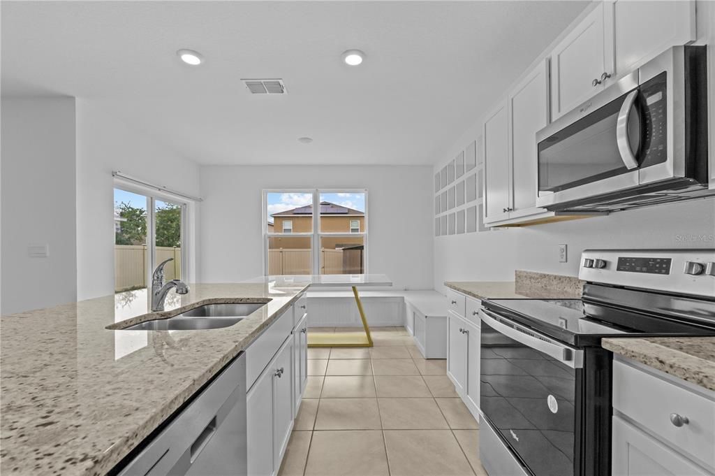 For Sale: $365,000 (3 beds, 2 baths, 2048 Square Feet)