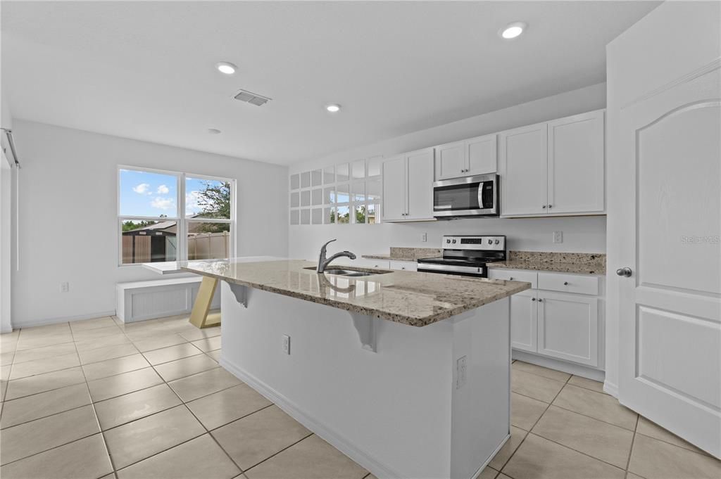 For Sale: $365,000 (3 beds, 2 baths, 2048 Square Feet)