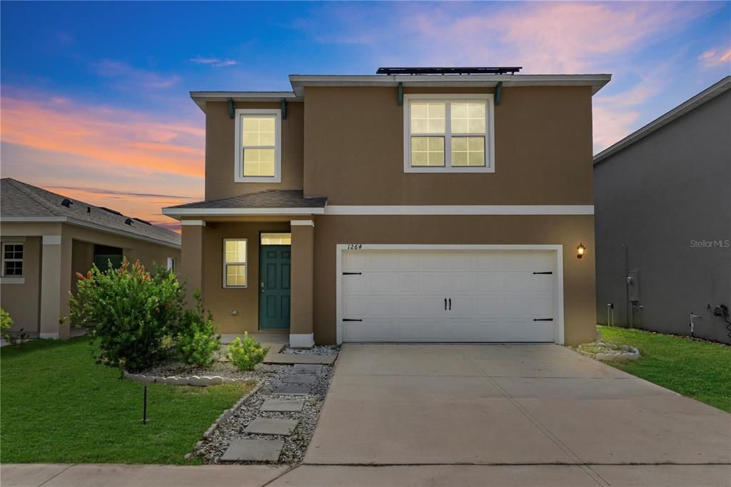 For Sale: $365,000 (3 beds, 2 baths, 2048 Square Feet)