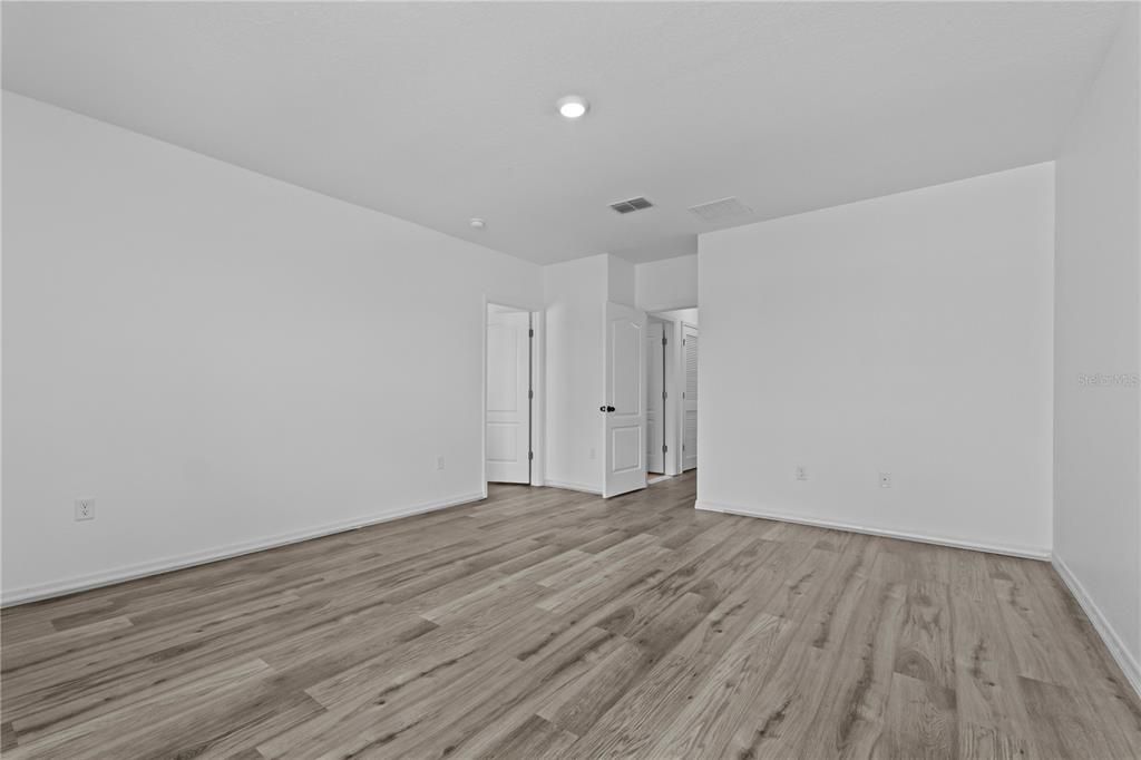 For Sale: $365,000 (3 beds, 2 baths, 2048 Square Feet)