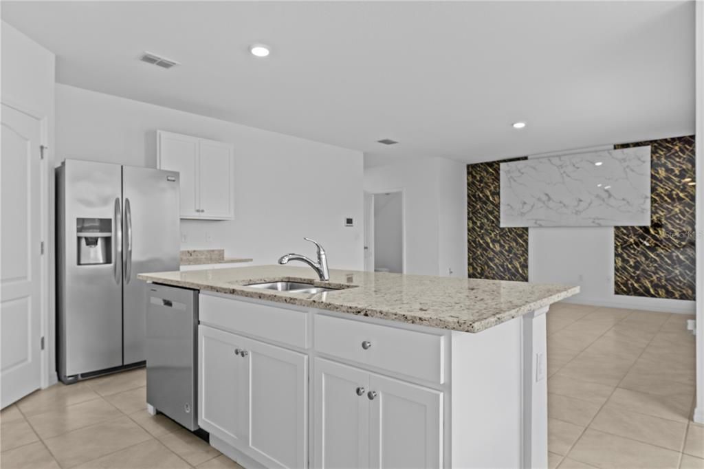 For Sale: $365,000 (3 beds, 2 baths, 2048 Square Feet)