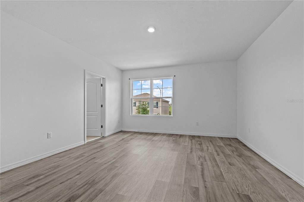 For Sale: $365,000 (3 beds, 2 baths, 2048 Square Feet)