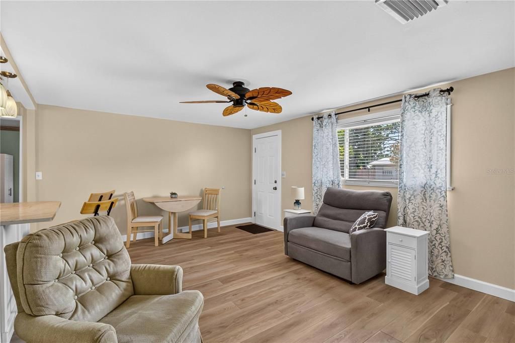 В аренду: $2,300 (3 спален, 1 ванн, 938 Квадратных фут)