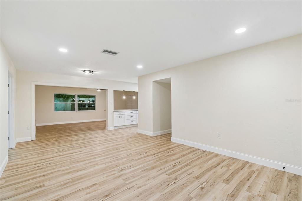 На продажу: $489,900 (3 спален, 2 ванн, 1484 Квадратных фут)