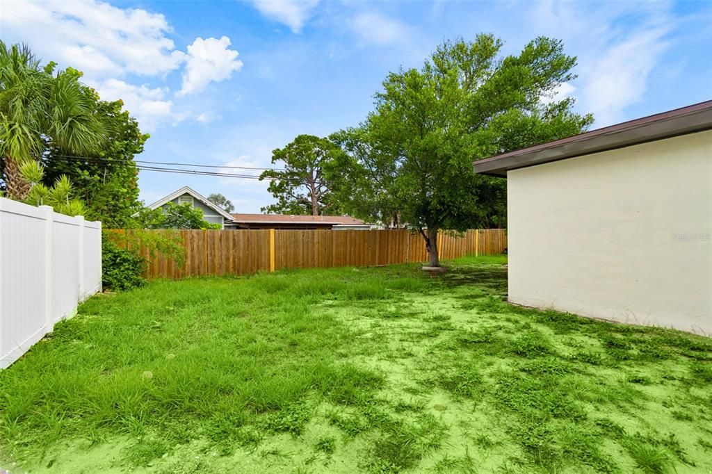 На продажу: $489,900 (3 спален, 2 ванн, 1484 Квадратных фут)