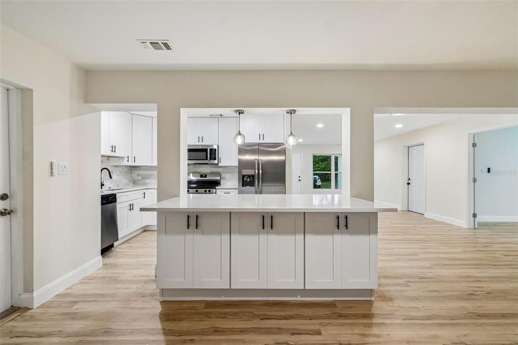 На продажу: $489,900 (3 спален, 2 ванн, 1484 Квадратных фут)