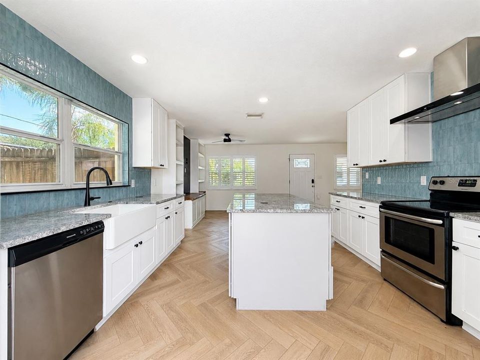 For Rent: $2,945 (3 beds, 2 baths, 1298 Square Feet)