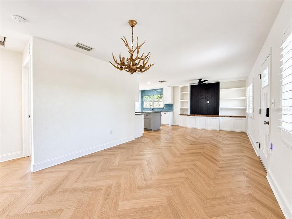 For Rent: $2,945 (3 beds, 2 baths, 1298 Square Feet)