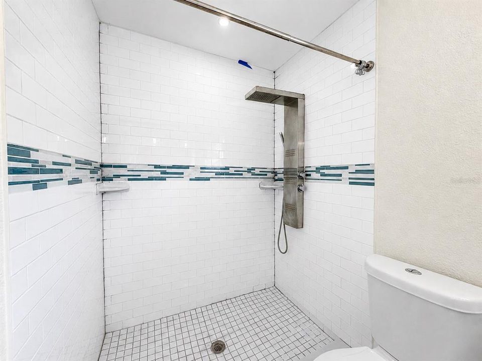 For Rent: $2,945 (3 beds, 2 baths, 1298 Square Feet)