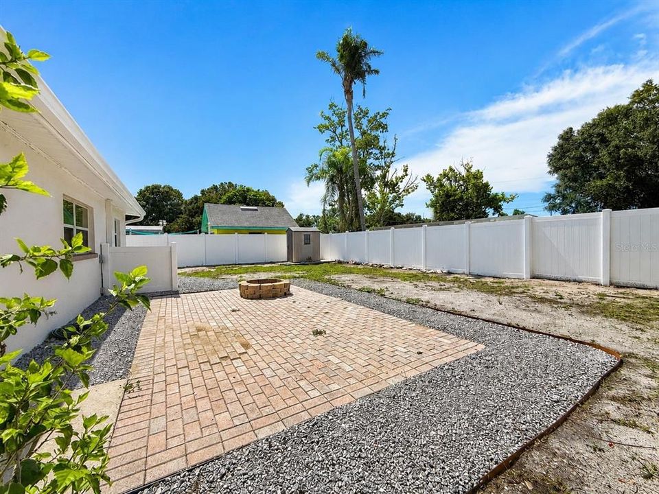 For Rent: $2,945 (3 beds, 2 baths, 1298 Square Feet)