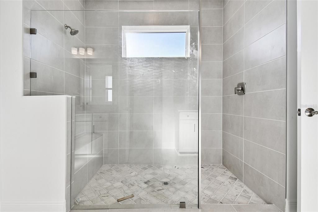 En Venta: $602,999 (3 camas, 3 baños, 2581 Pies cuadrados)