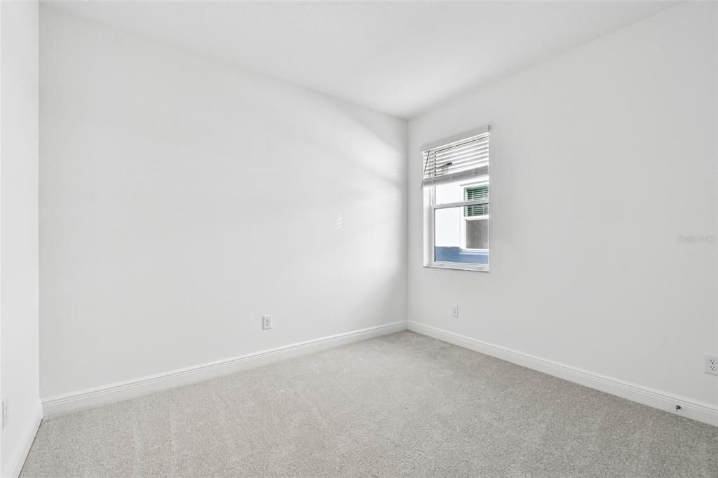 En Venta: $602,999 (3 camas, 3 baños, 2581 Pies cuadrados)