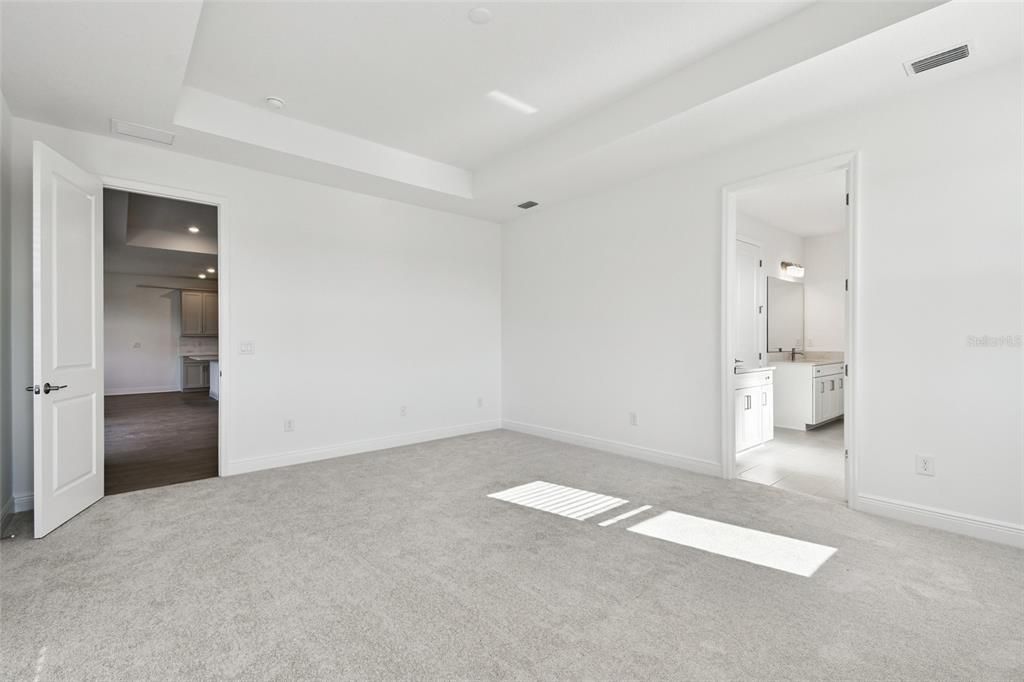 En Venta: $602,999 (3 camas, 3 baños, 2581 Pies cuadrados)