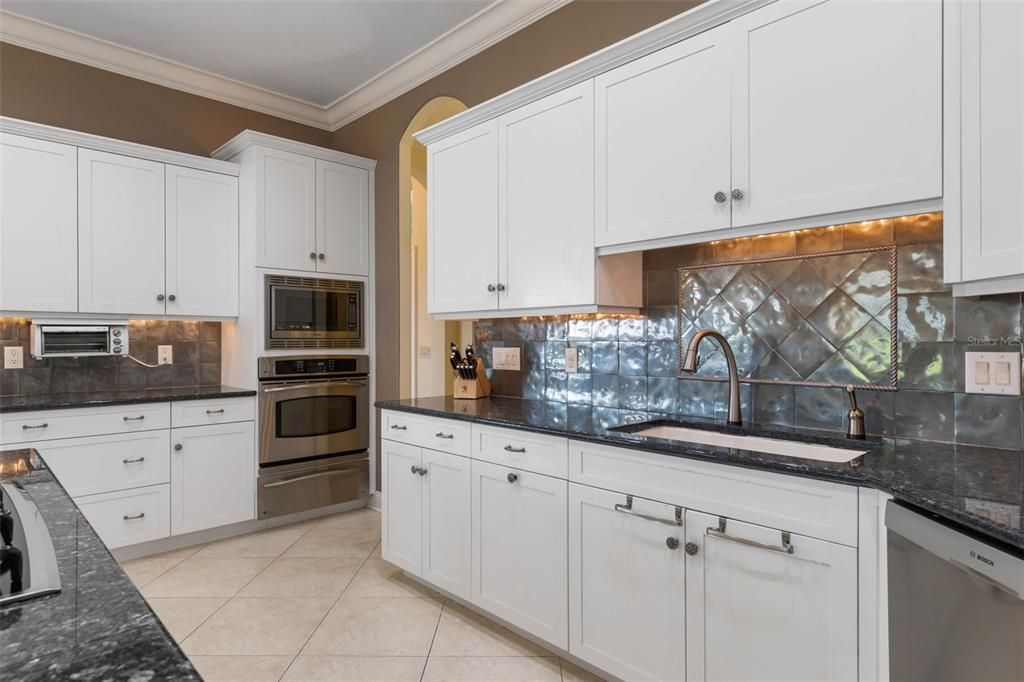 На продажу: $999,000 (3 спален, 2 ванн, 2593 Квадратных фут)