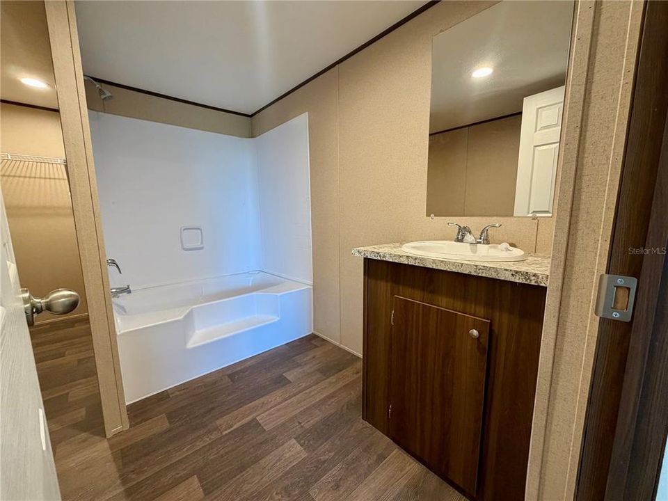 В аренду: $1,900 (3 спален, 2 ванн, 1132 Квадратных фут)