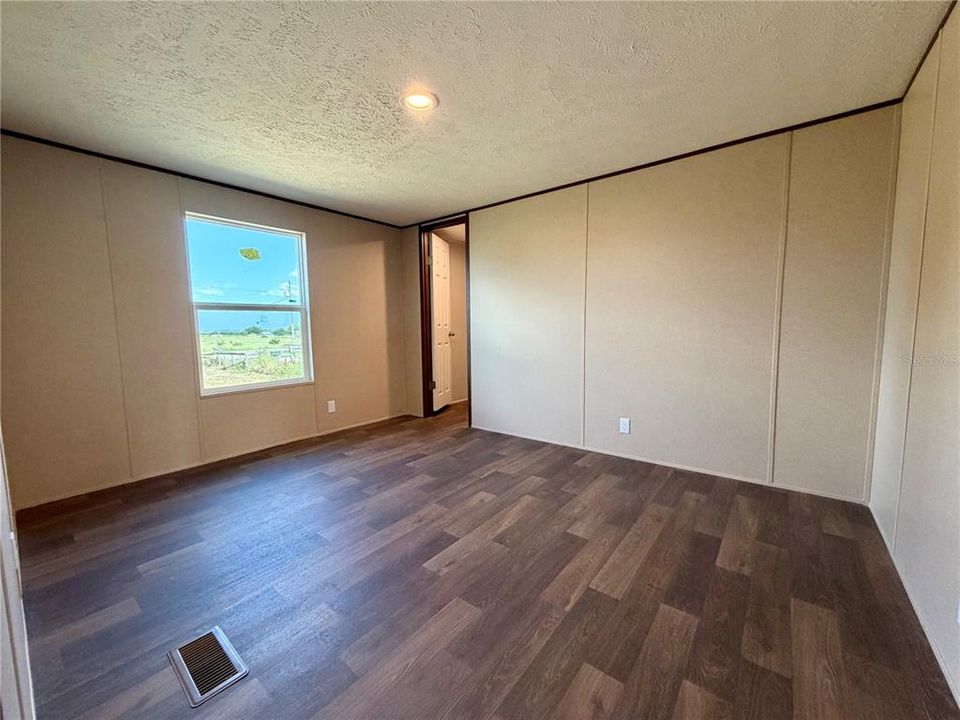 В аренду: $1,900 (3 спален, 2 ванн, 1132 Квадратных фут)