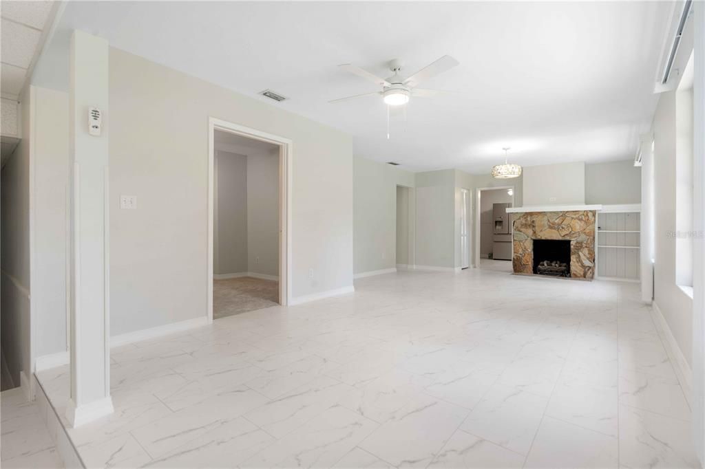 На продажу: $409,900 (3 спален, 2 ванн, 1619 Квадратных фут)
