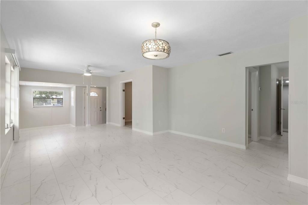 На продажу: $409,900 (3 спален, 2 ванн, 1619 Квадратных фут)