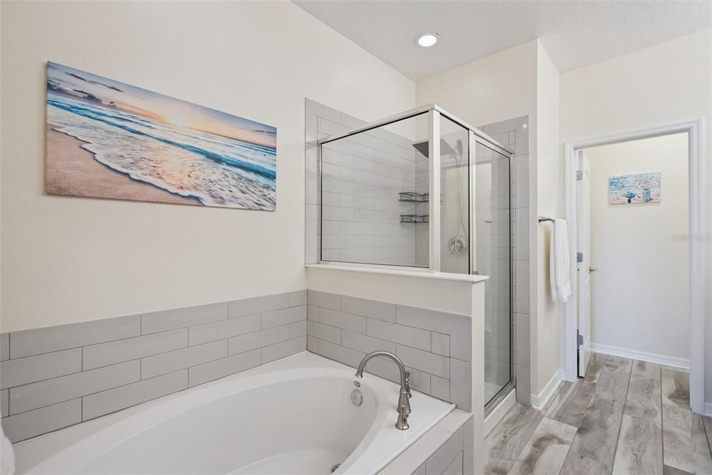 Activo con contrato: $380,000 (3 camas, 2 baños, 1686 Pies cuadrados)
