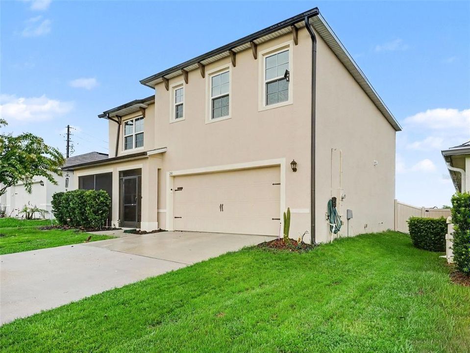 For Sale: $380,000 (5 beds, 3 baths, 2696 Square Feet)