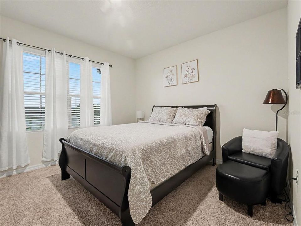 For Sale: $380,000 (5 beds, 3 baths, 2696 Square Feet)