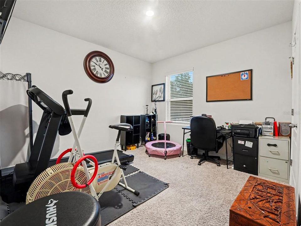 For Sale: $380,000 (5 beds, 3 baths, 2696 Square Feet)