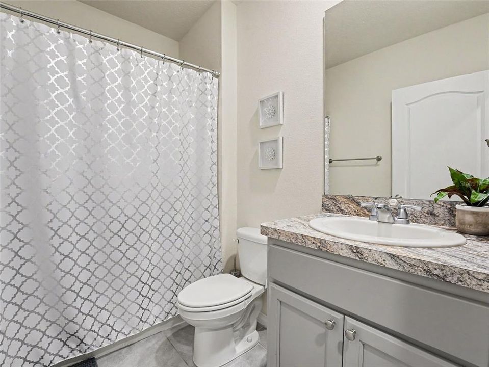 For Sale: $380,000 (5 beds, 3 baths, 2696 Square Feet)