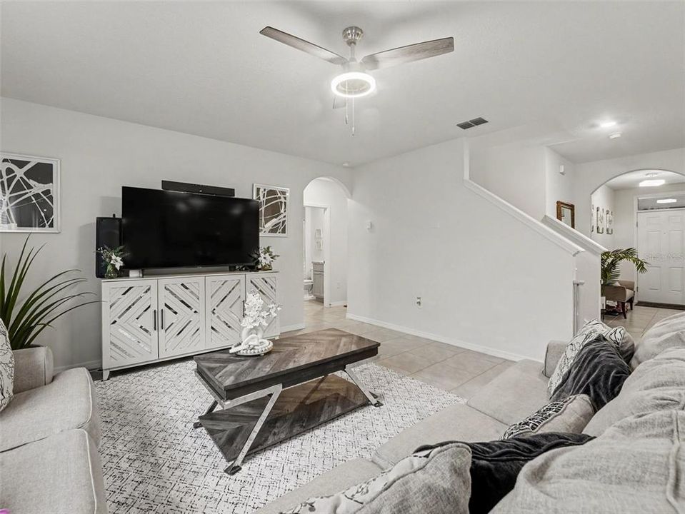 For Sale: $380,000 (5 beds, 3 baths, 2696 Square Feet)
