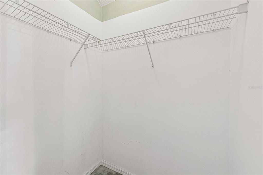 En Venta: $325,000 (4 camas, 3 baños, 2100 Pies cuadrados)
