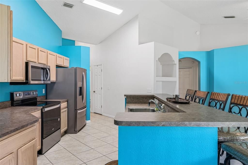 En Venta: $325,000 (4 camas, 3 baños, 2100 Pies cuadrados)