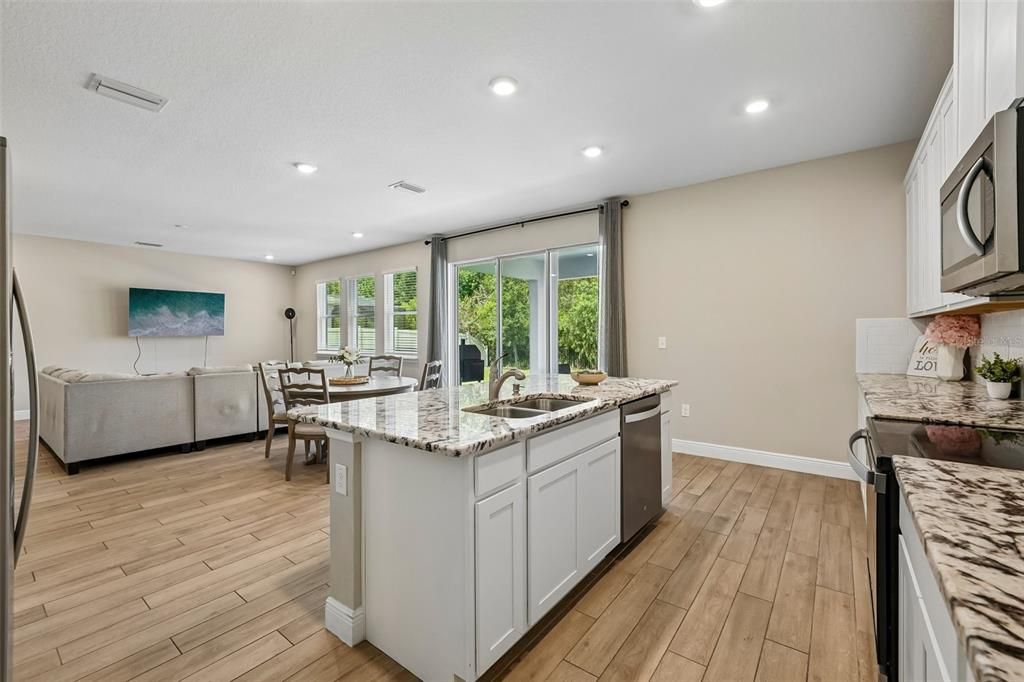 На продажу: $539,900 (5 спален, 3 ванн, 3113 Квадратных фут)