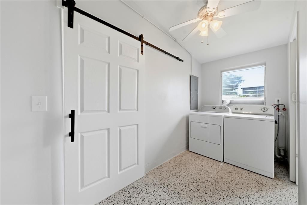 В аренду: $2,750 (2 спален, 2 ванн, 1153 Квадратных фут)