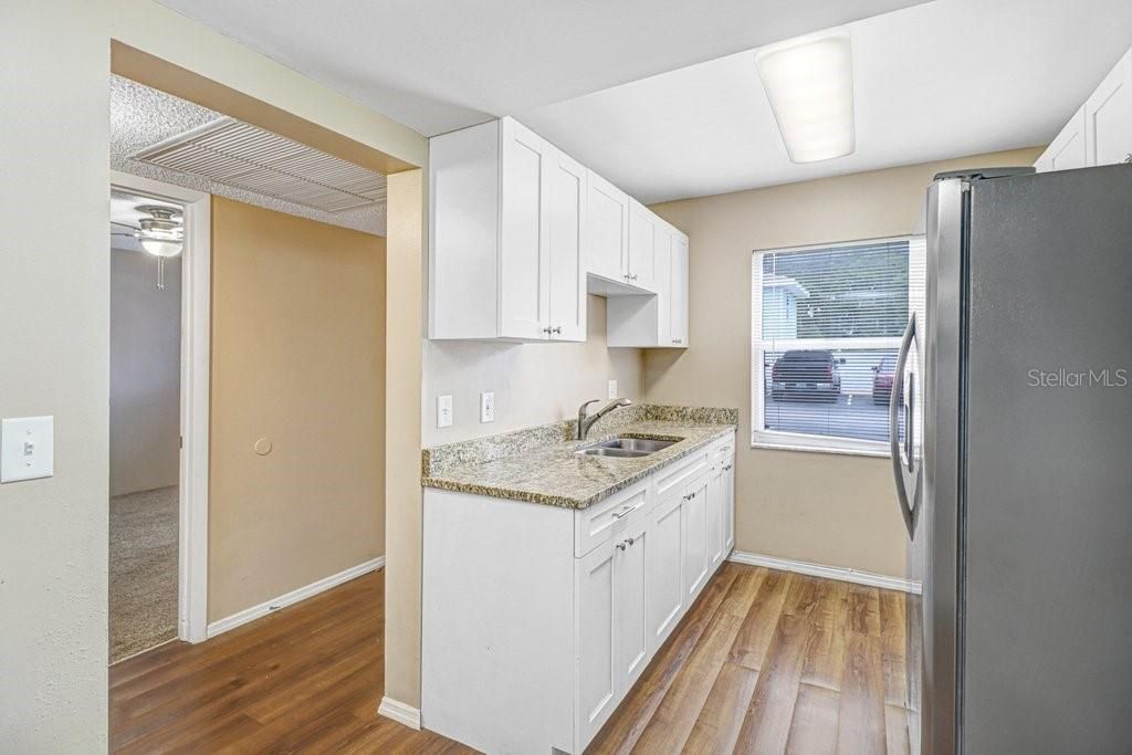 For Sale: $159,950 (2 beds, 2 baths, 915 Square Feet)