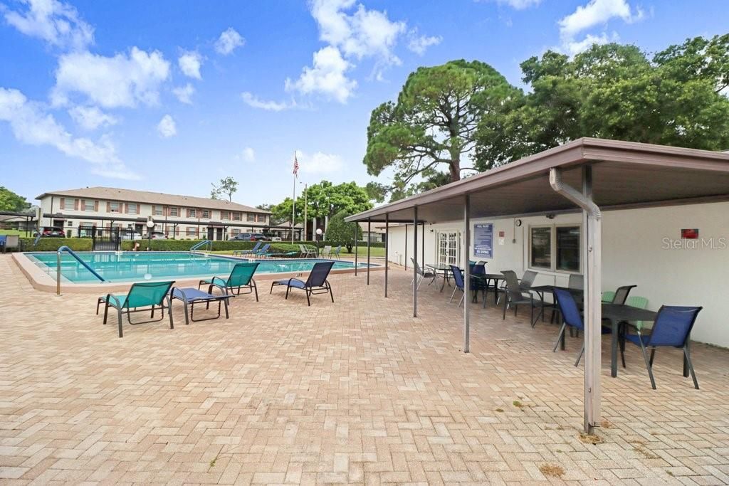 For Sale: $159,950 (2 beds, 2 baths, 915 Square Feet)