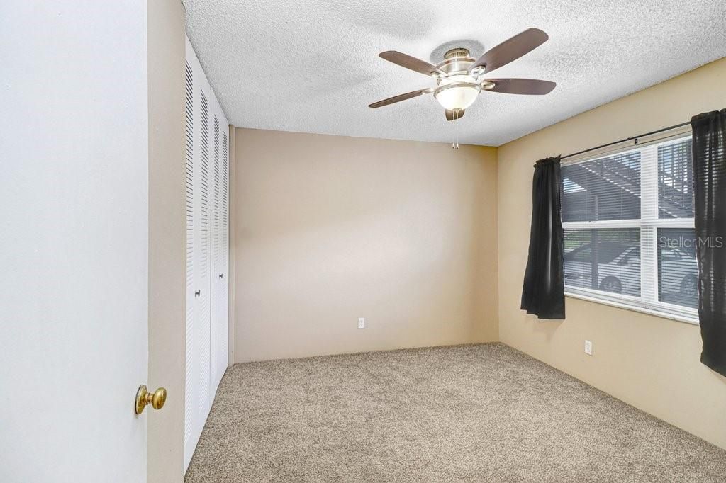 For Sale: $159,950 (2 beds, 2 baths, 915 Square Feet)