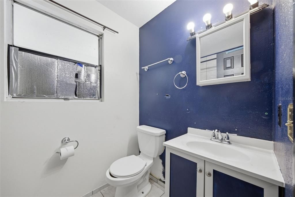 На продажу: $319,999 (5 спален, 3 ванн, 2108 Квадратных фут)