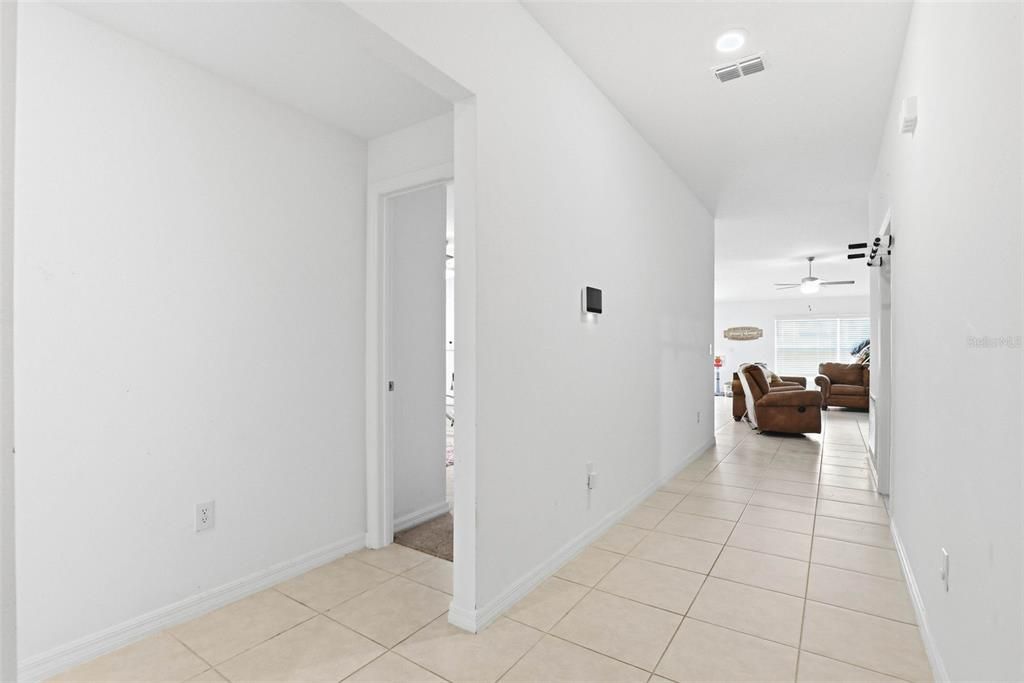 En Venta: $365,000 (4 camas, 2 baños, 1935 Pies cuadrados)