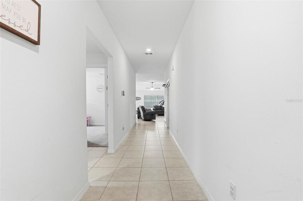 En Venta: $365,000 (4 camas, 2 baños, 1935 Pies cuadrados)