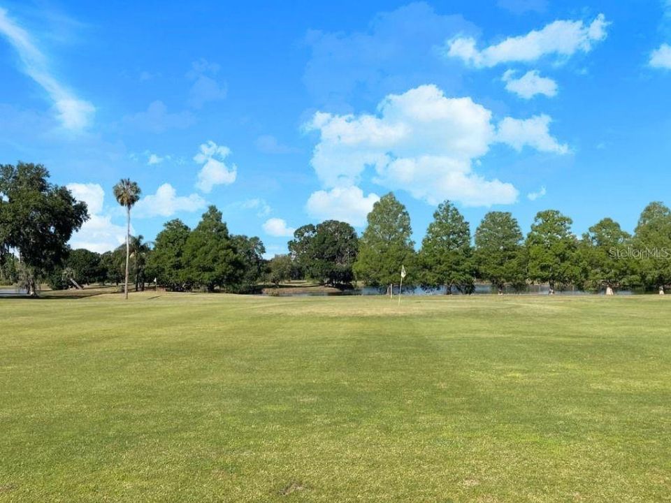 На продажу: $27,000 (0.55 acres)