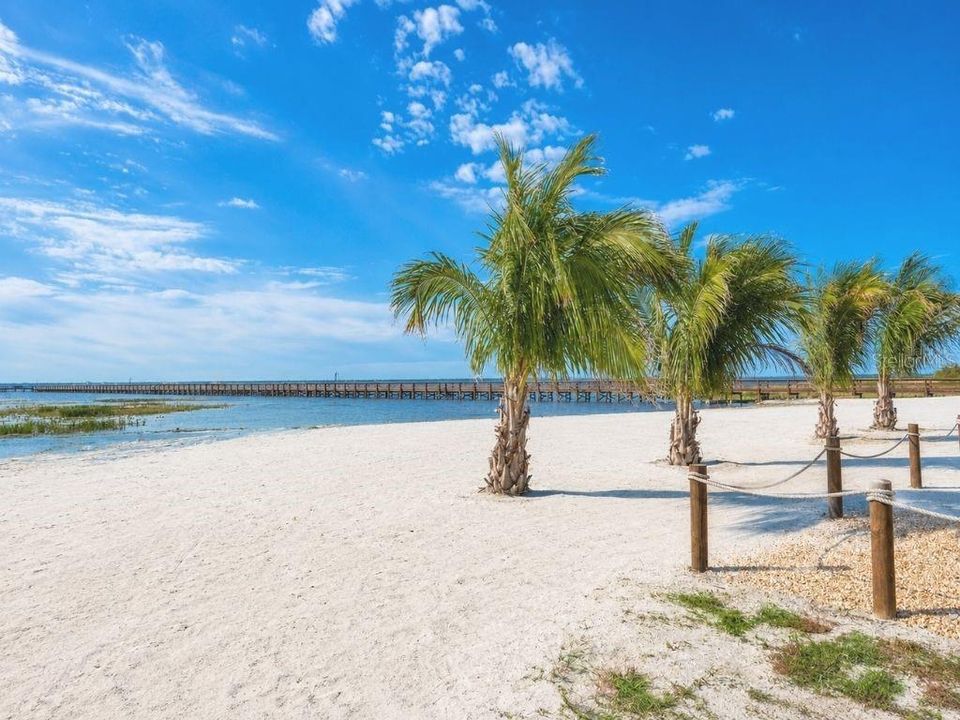 На продажу: $27,000 (0.55 acres)