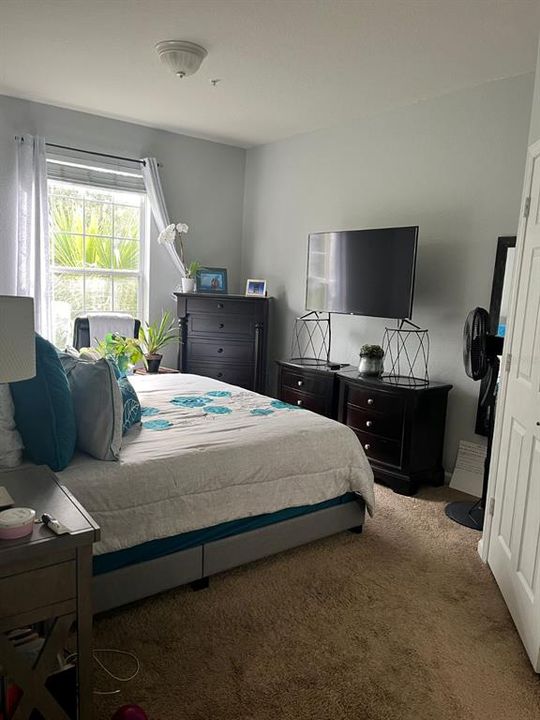For Rent: $1,900 (3 beds, 2 baths, 1412 Square Feet)