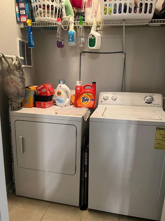 For Rent: $1,900 (3 beds, 2 baths, 1412 Square Feet)