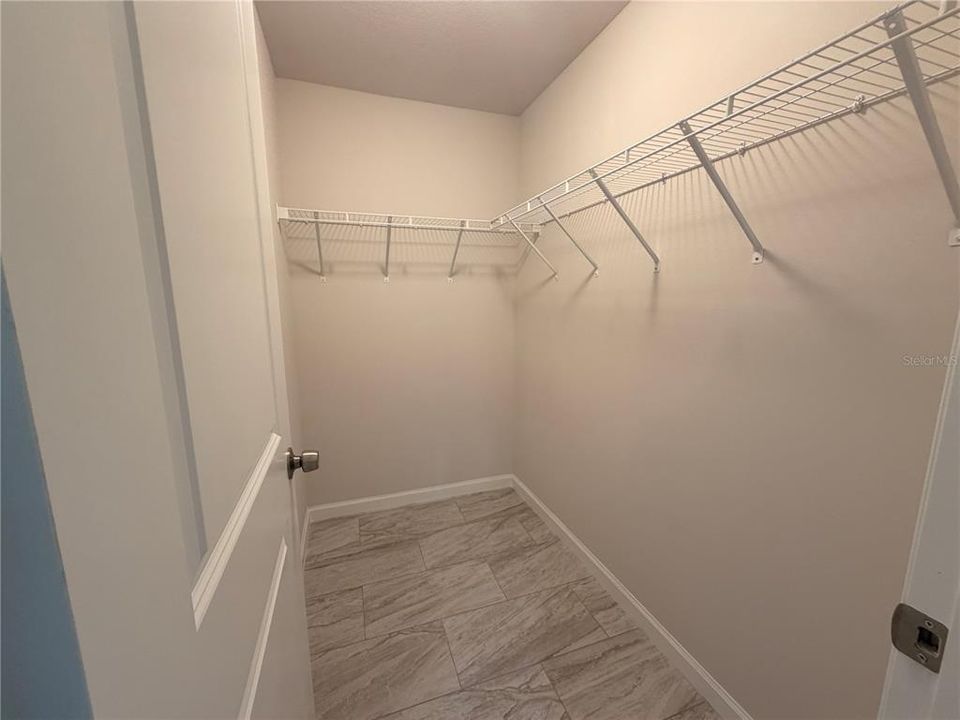 En Venta: $498,000 (6 camas, 0 baños, 2400 Pies cuadrados)