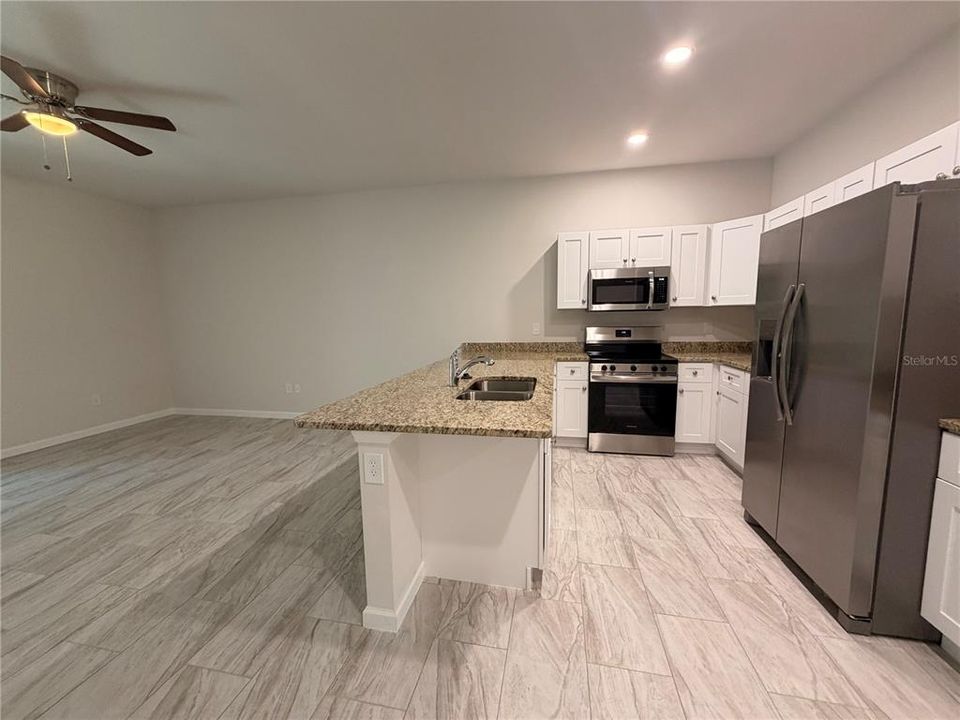 En Venta: $498,000 (6 camas, 0 baños, 2400 Pies cuadrados)