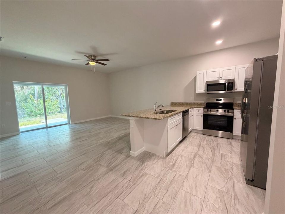 En Venta: $498,000 (6 camas, 0 baños, 2400 Pies cuadrados)