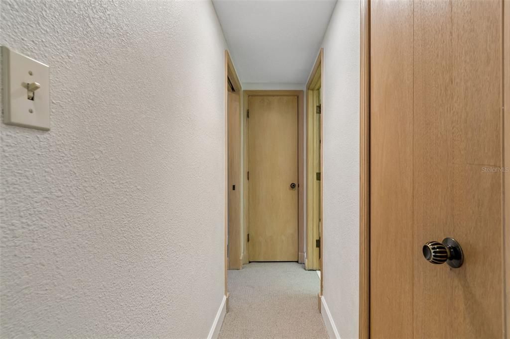 For Sale: $204,900 (1 beds, 1 baths, 610 Square Feet)