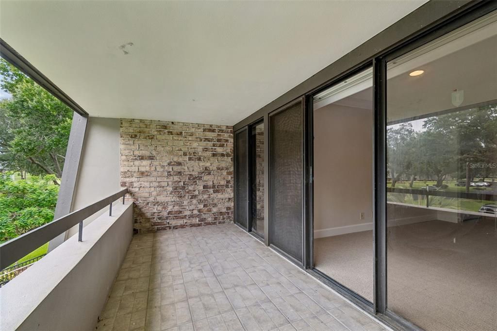 For Sale: $204,900 (1 beds, 1 baths, 610 Square Feet)