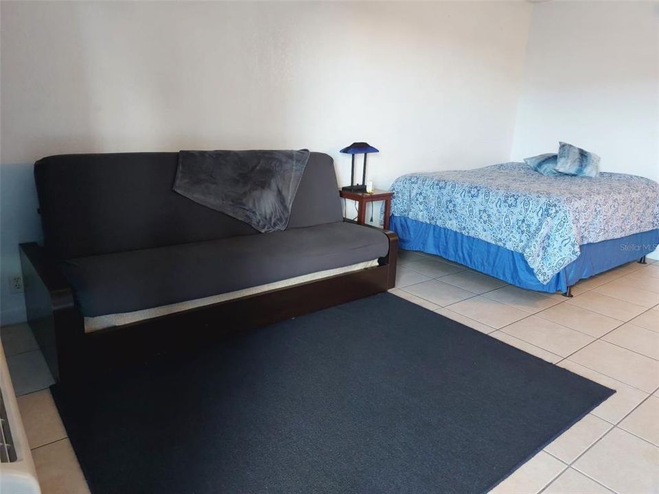 В аренду: $975 (0 спален, 1 ванн, 300 Квадратных фут)