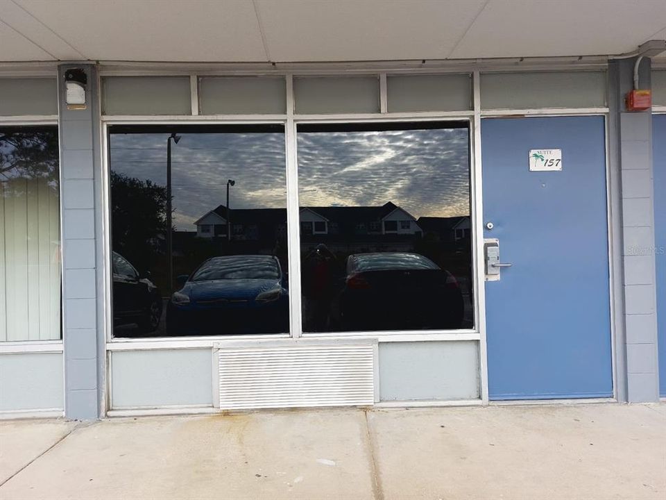 В аренду: $975 (0 спален, 1 ванн, 300 Квадратных фут)