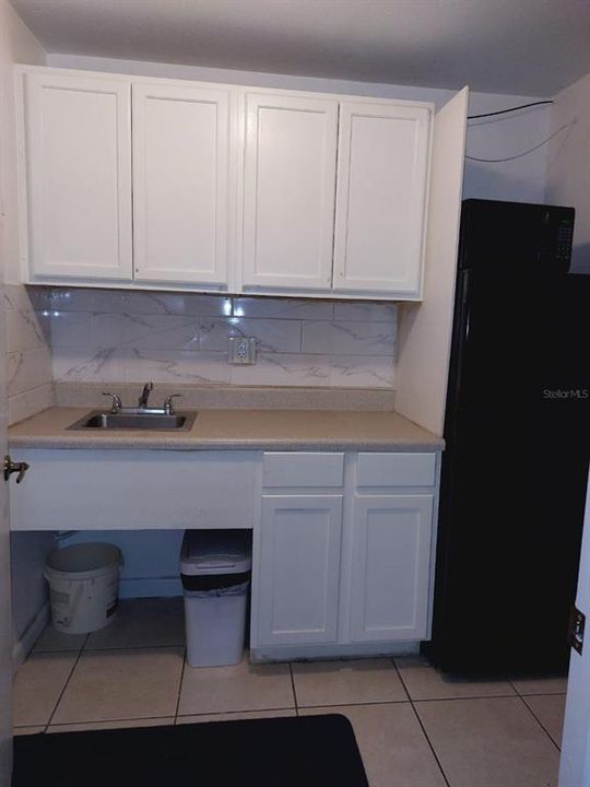 В аренду: $975 (0 спален, 1 ванн, 300 Квадратных фут)